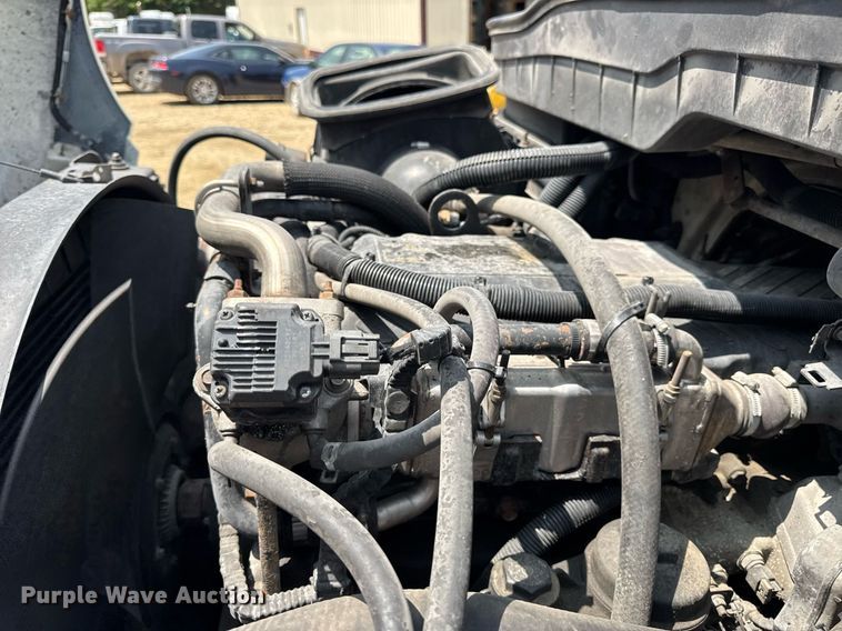 image for item DV4125 2010 International DuraStar 4400 truck cab and chassis