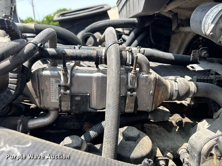 image for item DV4125 2010 International DuraStar 4400 truck cab and chassis