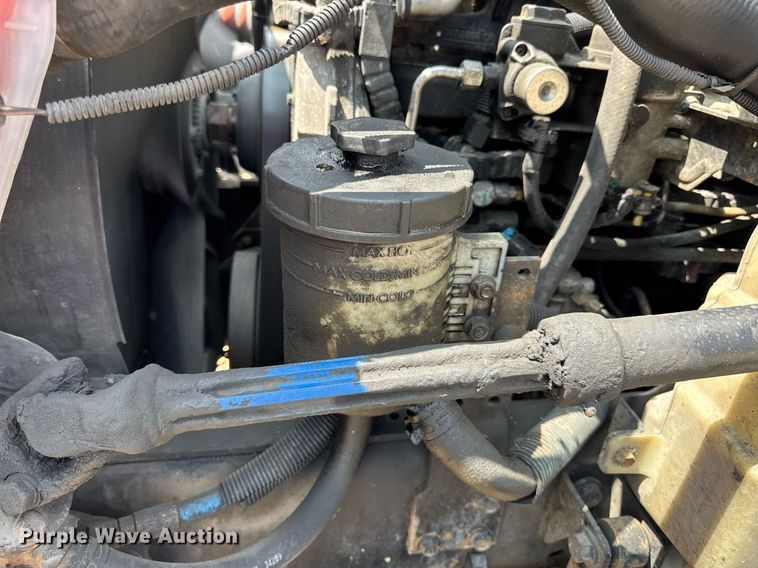 image for item DV4125 2010 International DuraStar 4400 truck cab and chassis