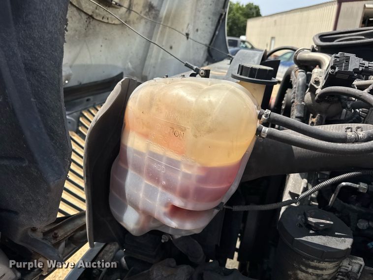 image for item DV4125 2010 International DuraStar 4400 truck cab and chassis