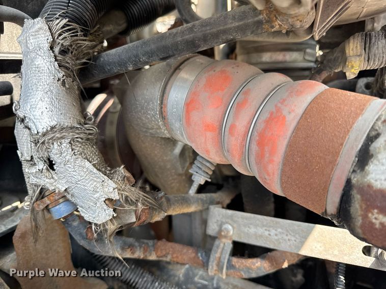 image for item DV4125 2010 International DuraStar 4400 truck cab and chassis