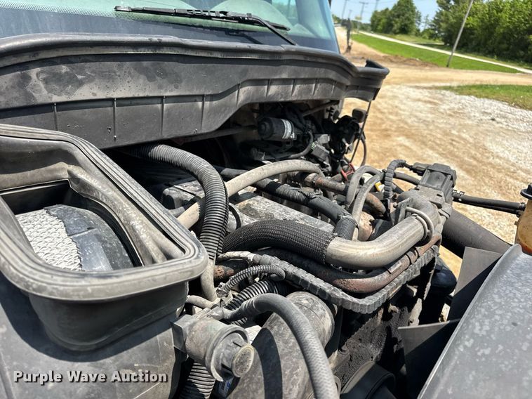 image for item DV4125 2010 International DuraStar 4400 truck cab and chassis