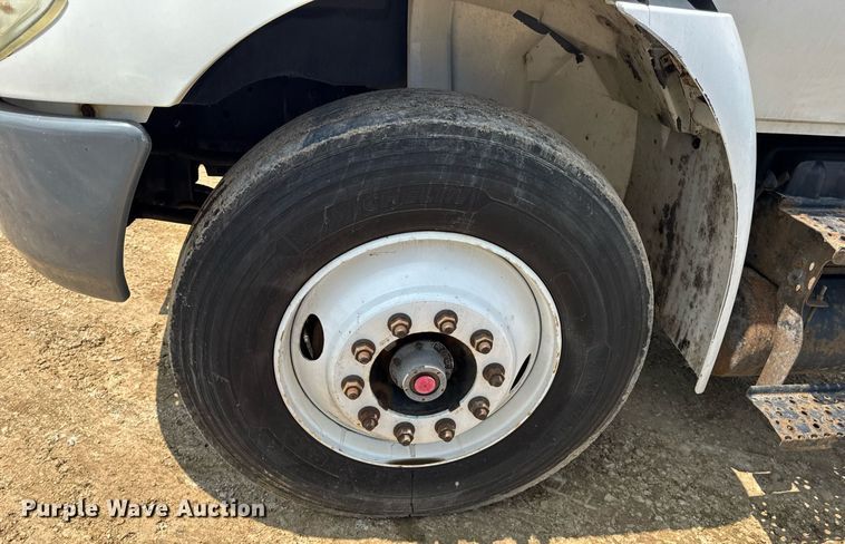 image for item DV4125 2010 International DuraStar 4400 truck cab and chassis