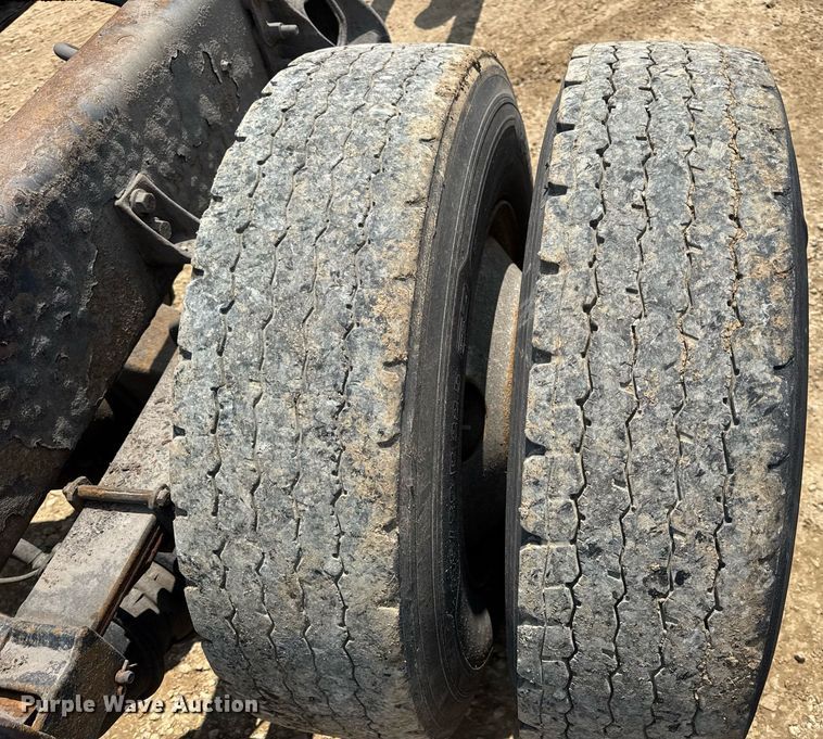 image for item DV4125 2010 International DuraStar 4400 truck cab and chassis