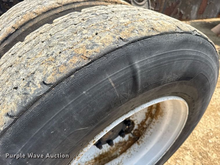 image for item DV4125 2010 International DuraStar 4400 truck cab and chassis