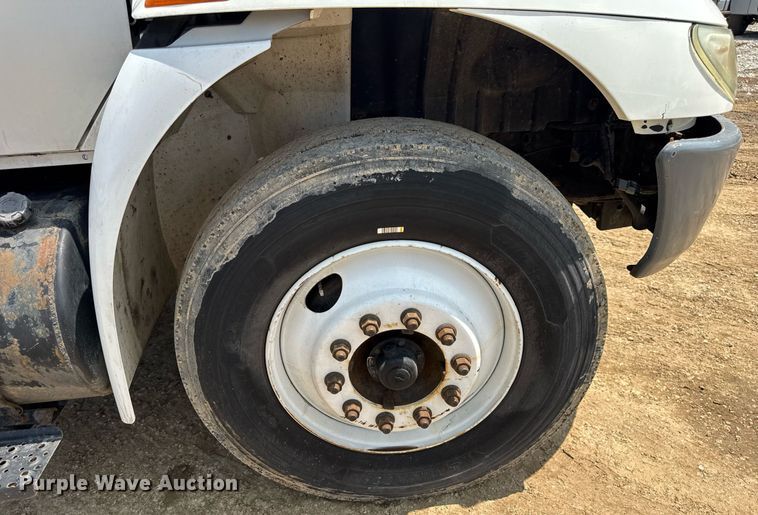 image for item DV4125 2010 International DuraStar 4400 truck cab and chassis