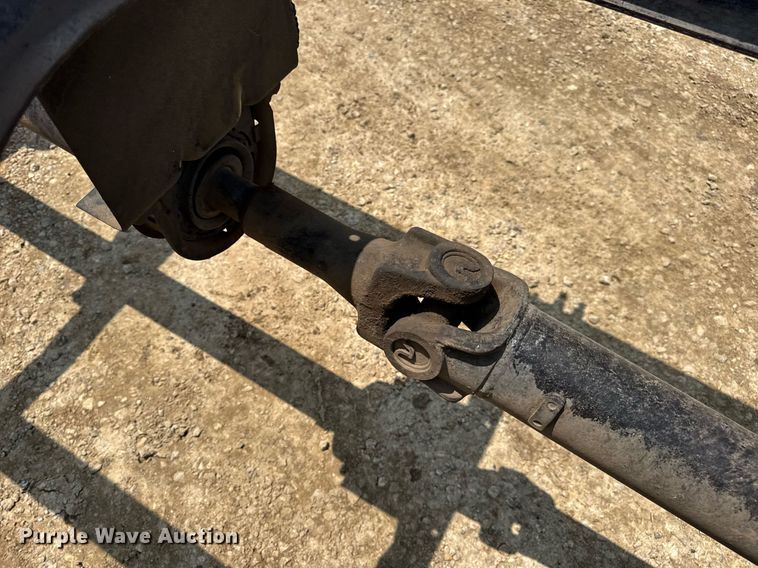 image for item DV4126 2003 International 4300 truck cab and chassis