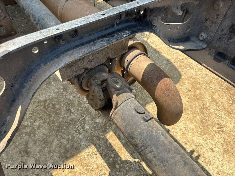 image for item DV4126 2003 International 4300 truck cab and chassis