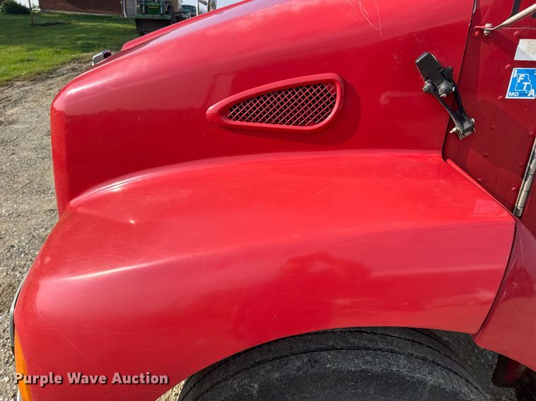 image for item DV4143 1998 Kenworth T300 truck cab and chassis