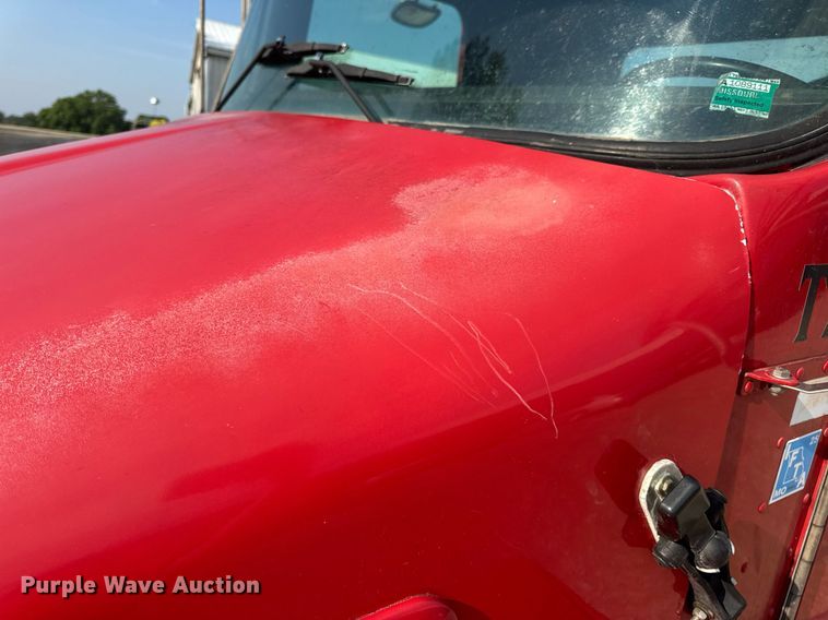 image for item DV4143 1998 Kenworth T300 truck cab and chassis