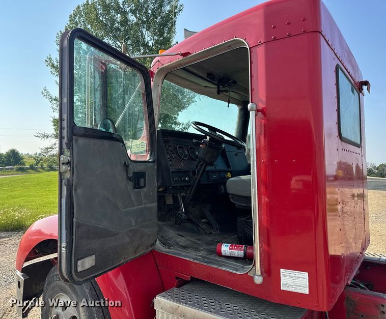 image for item DV4143 1998 Kenworth T300 truck cab and chassis