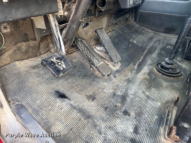 image for item DV4143 1998 Kenworth T300 truck cab and chassis