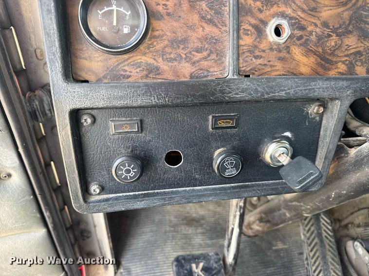 image for item DV4143 1998 Kenworth T300 truck cab and chassis