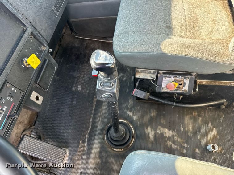 image for item DV4143 1998 Kenworth T300 truck cab and chassis