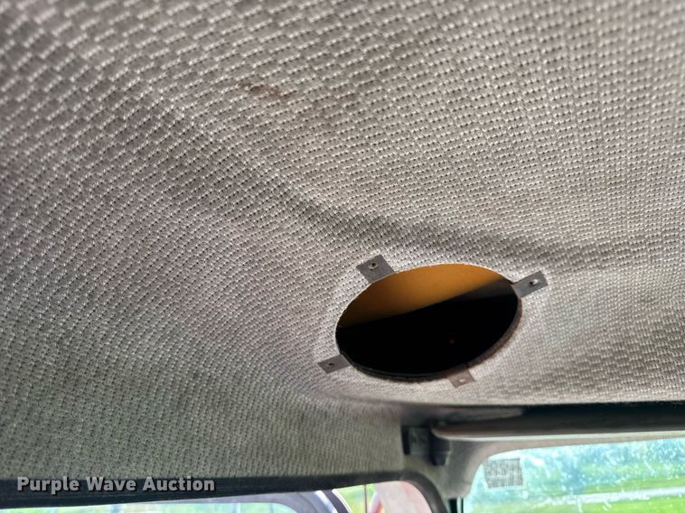 image for item DV4143 1998 Kenworth T300 truck cab and chassis