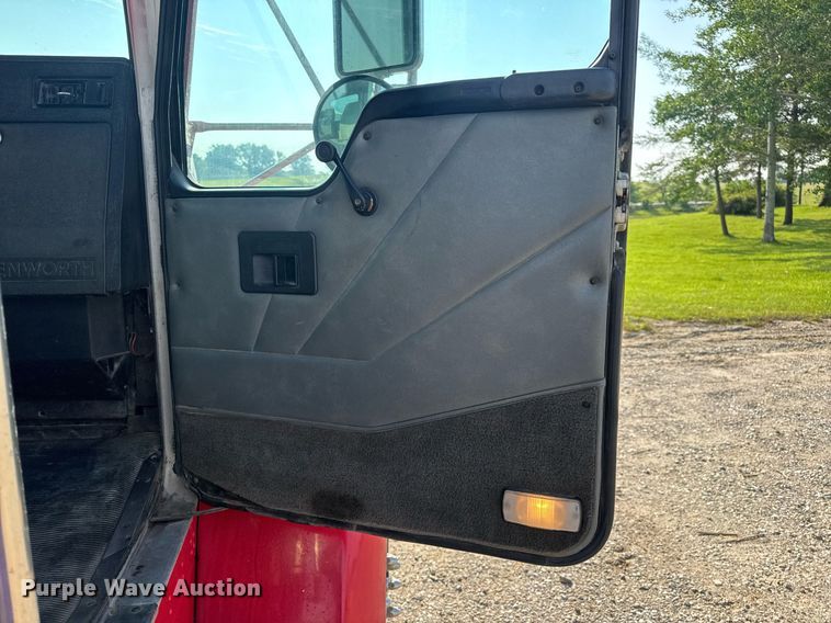 image for item DV4143 1998 Kenworth T300 truck cab and chassis