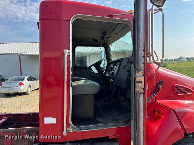 image for item DV4143 1998 Kenworth T300 truck cab and chassis