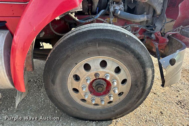 image for item DV4143 1998 Kenworth T300 truck cab and chassis