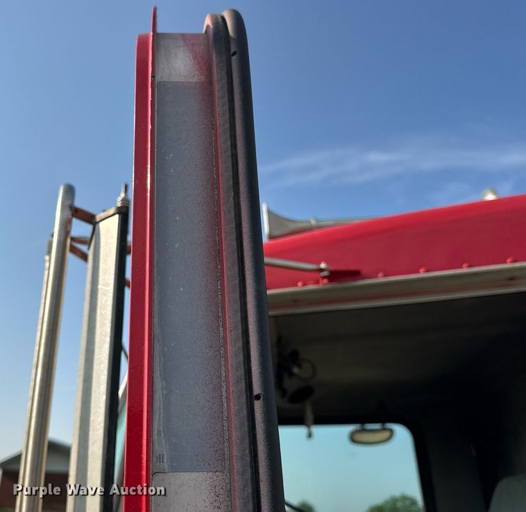 image for item DV4143 1998 Kenworth T300 truck cab and chassis