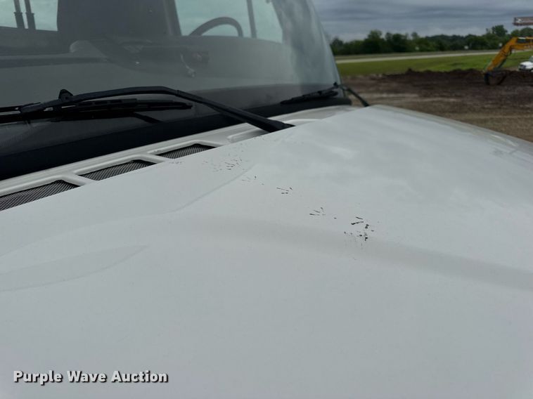 image for item DV4152 2015 Freightliner Business Class M2 semi truck