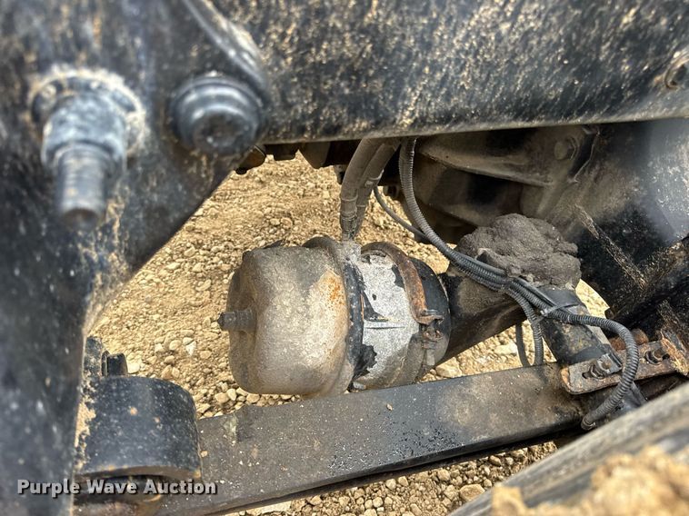 image for item DV4152 2015 Freightliner Business Class M2 semi truck