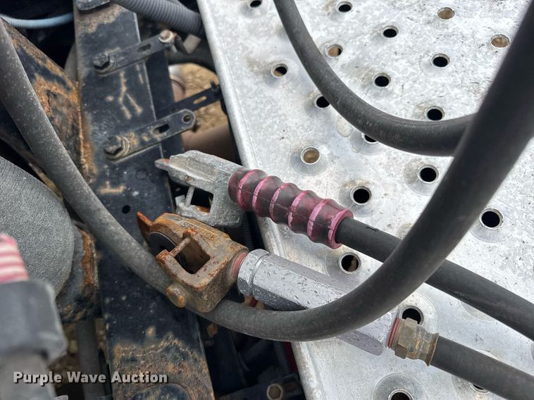 image for item DV4152 2015 Freightliner Business Class M2 semi truck