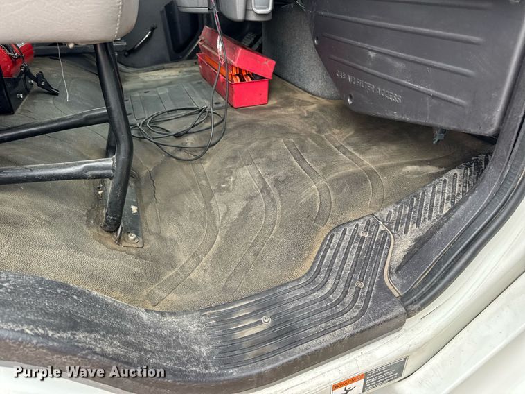 image for item DV4152 2015 Freightliner Business Class M2 semi truck