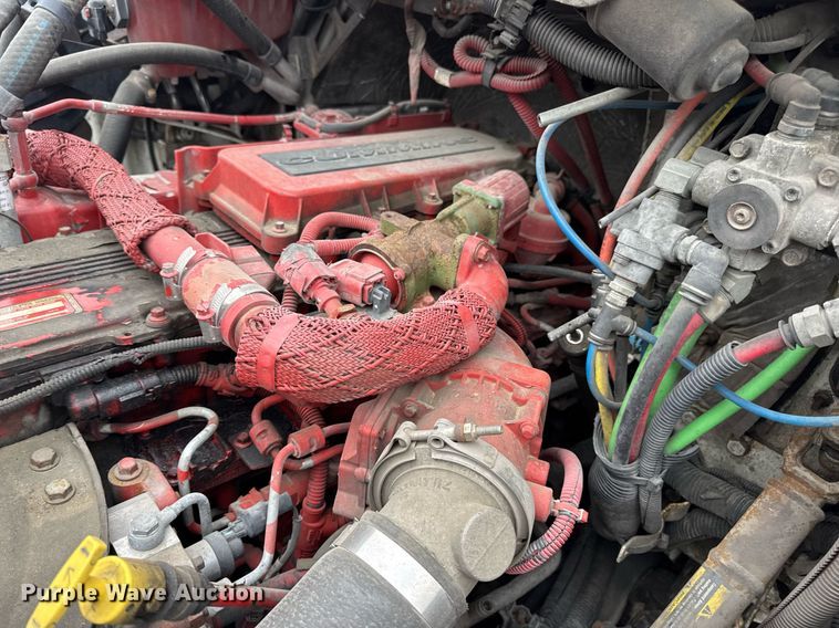 image for item DV4152 2015 Freightliner Business Class M2 semi truck