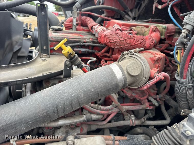 image for item DV4152 2015 Freightliner Business Class M2 semi truck