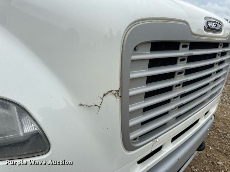 image for item DV4153 2014 Freightliner Business Class M2 semi truck