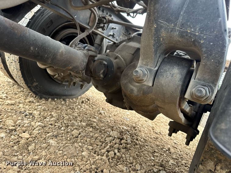 image for item DV4153 2014 Freightliner Business Class M2 semi truck