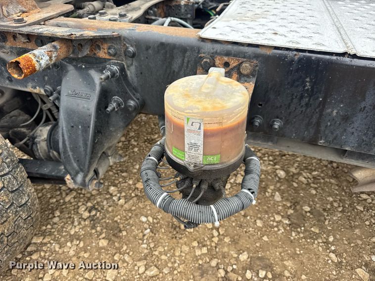 image for item DV4153 2014 Freightliner Business Class M2 semi truck