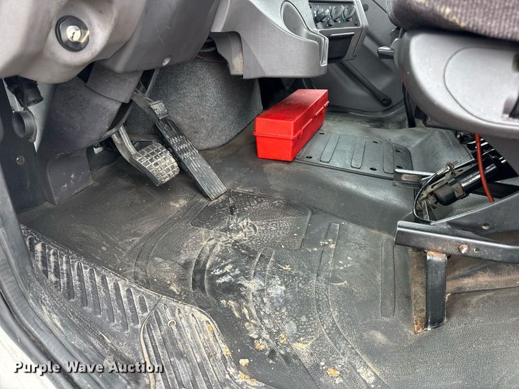 image for item DV4153 2014 Freightliner Business Class M2 semi truck