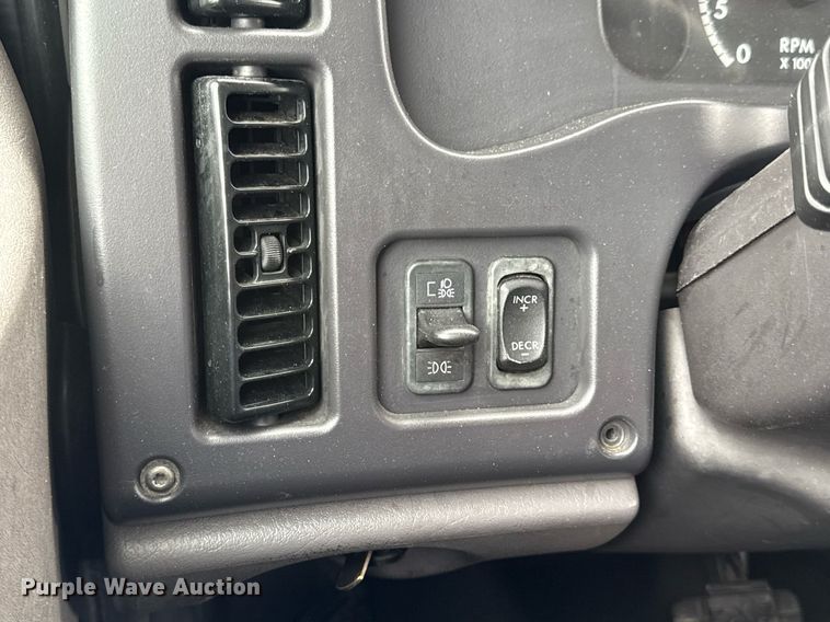 image for item DV4153 2014 Freightliner Business Class M2 semi truck