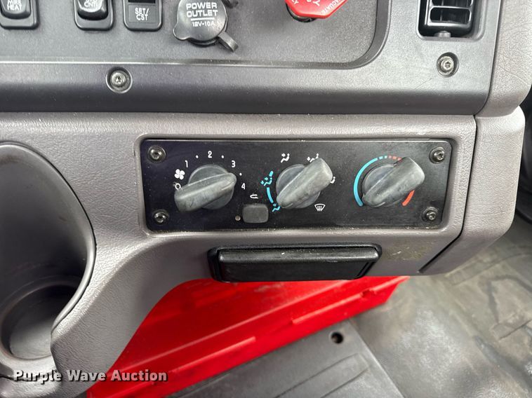 image for item DV4153 2014 Freightliner Business Class M2 semi truck