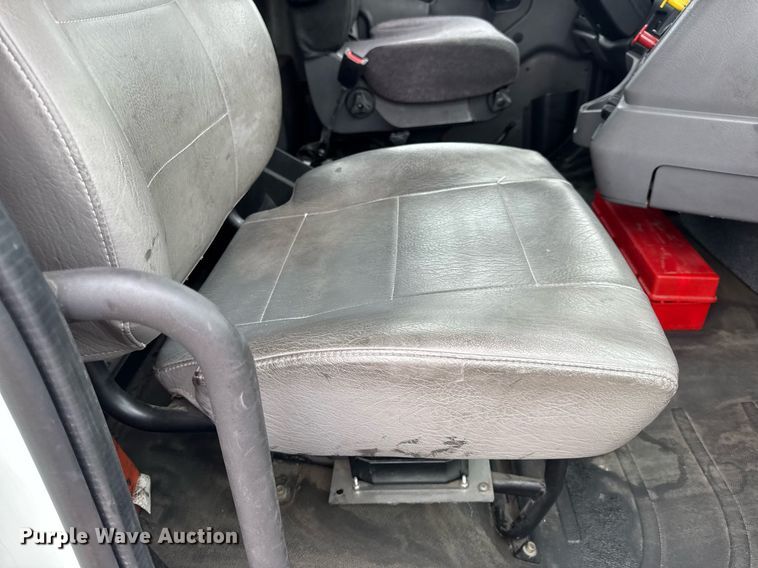 image for item DV4153 2014 Freightliner Business Class M2 semi truck