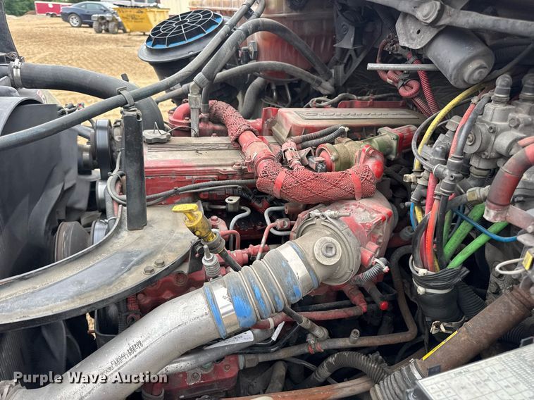 image for item DV4153 2014 Freightliner Business Class M2 semi truck