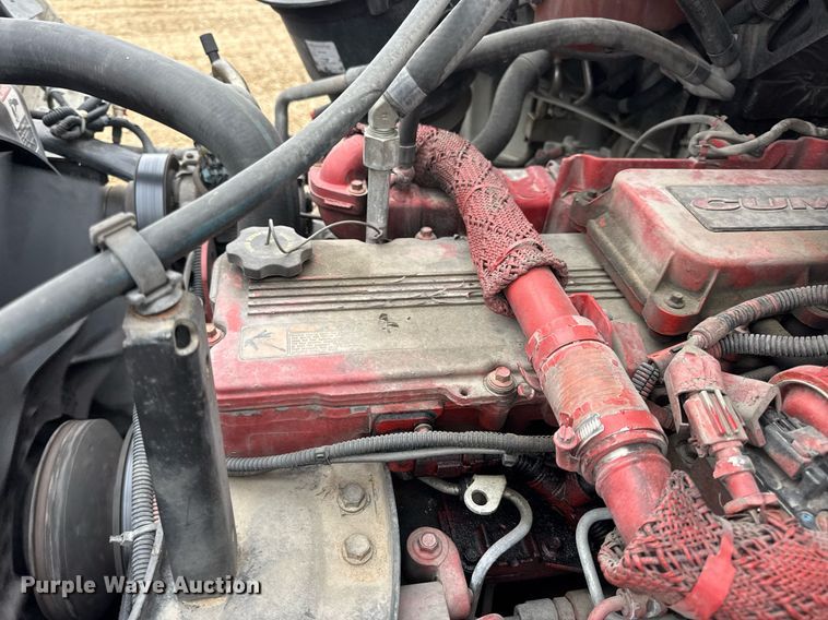 image for item DV4153 2014 Freightliner Business Class M2 semi truck