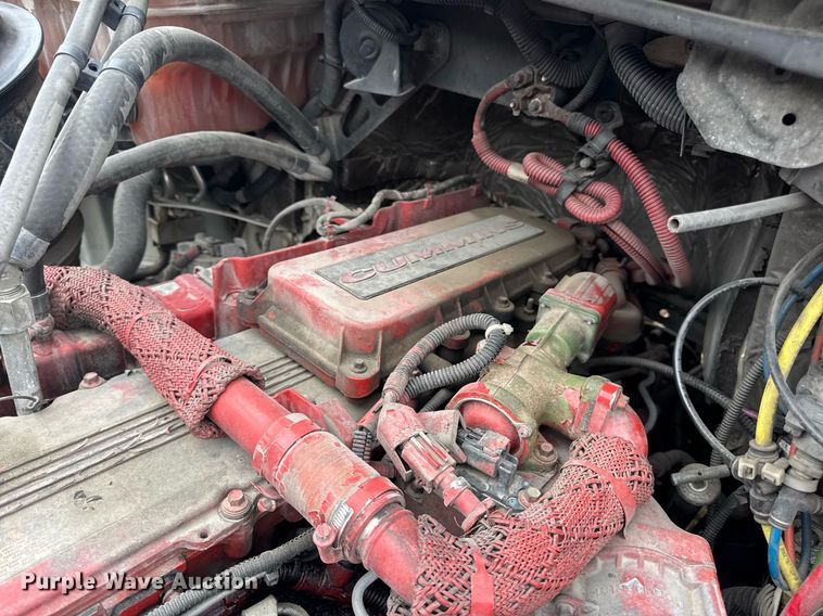 image for item DV4153 2014 Freightliner Business Class M2 semi truck