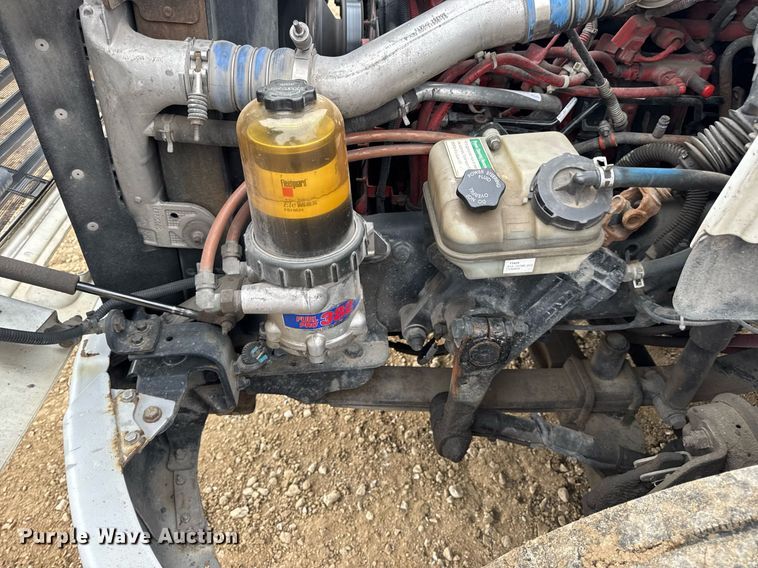 image for item DV4153 2014 Freightliner Business Class M2 semi truck