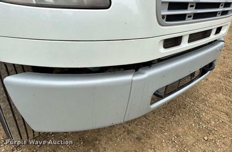 image for item DV4154 2015 Freightliner Business Class M2 semi truck