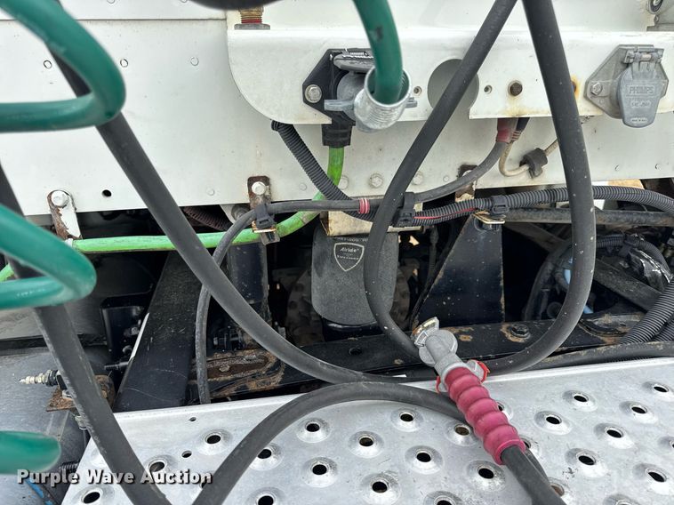 image for item DV4154 2015 Freightliner Business Class M2 semi truck