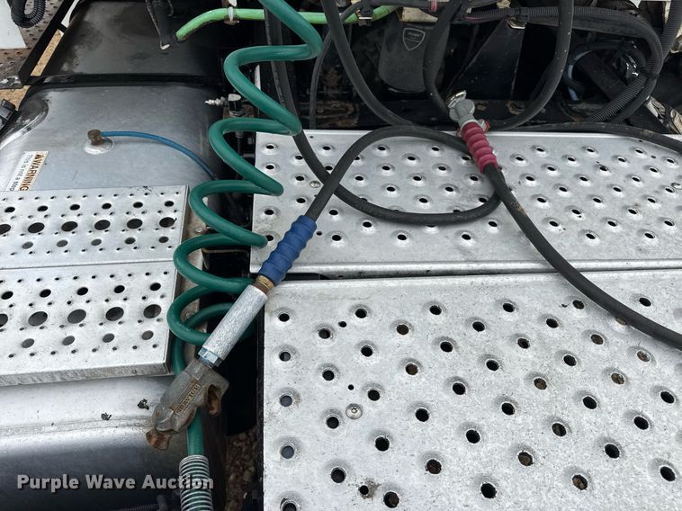 image for item DV4154 2015 Freightliner Business Class M2 semi truck