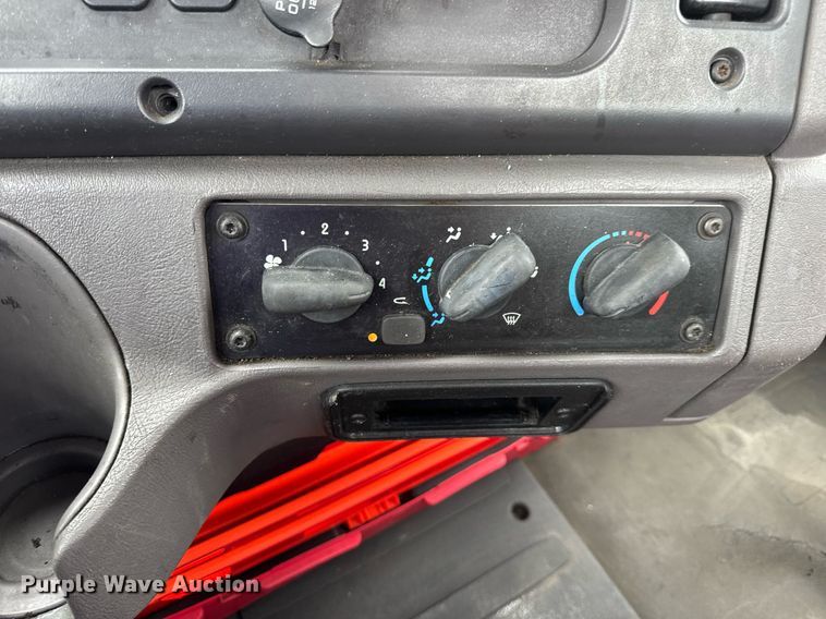 image for item DV4154 2015 Freightliner Business Class M2 semi truck