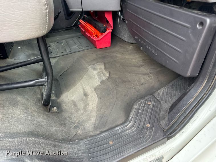 image for item DV4154 2015 Freightliner Business Class M2 semi truck