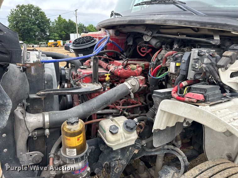 image for item DV4154 2015 Freightliner Business Class M2 semi truck