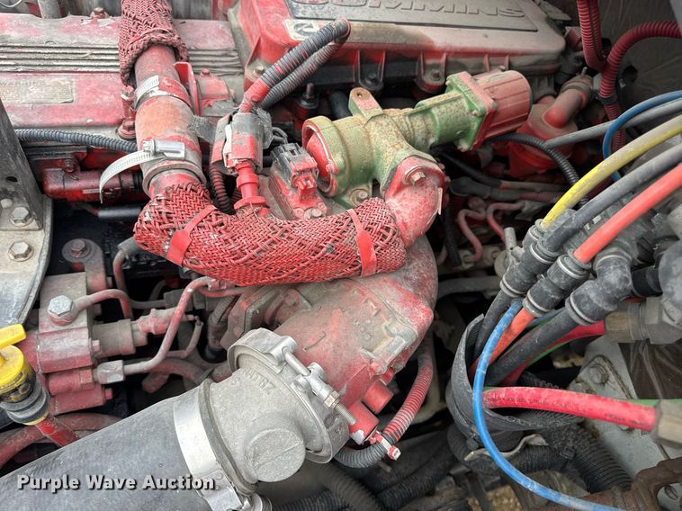 image for item DV4154 2015 Freightliner Business Class M2 semi truck