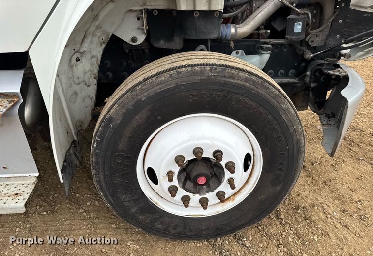 image for item DV4154 2015 Freightliner Business Class M2 semi truck