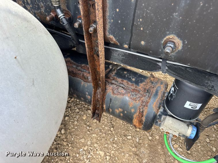 image for item DV4155 2014 Freightliner Cascadia semi truck