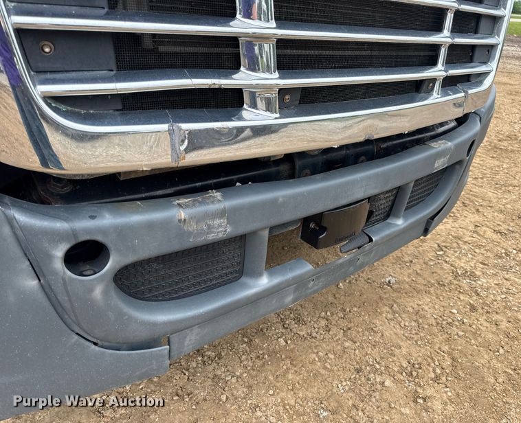 image for item DV4155 2014 Freightliner Cascadia semi truck